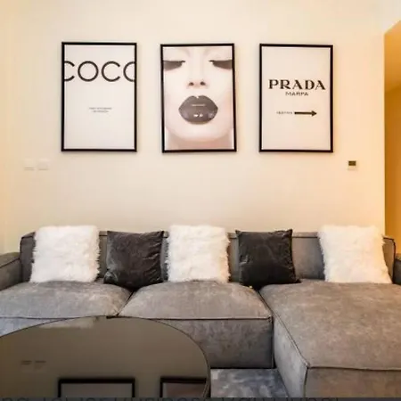 Amna Tower With A Beautiful View And A Chic Style Appartement Dubai Buitenkant foto